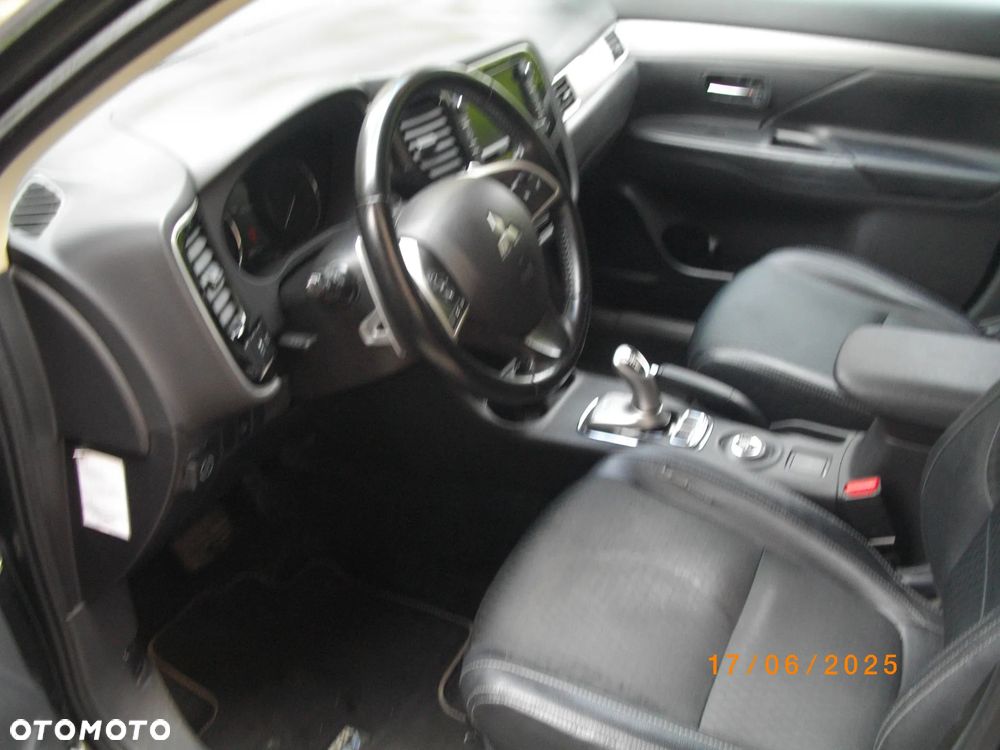 Mitsubishi Outlander Instyle NAVI - 10