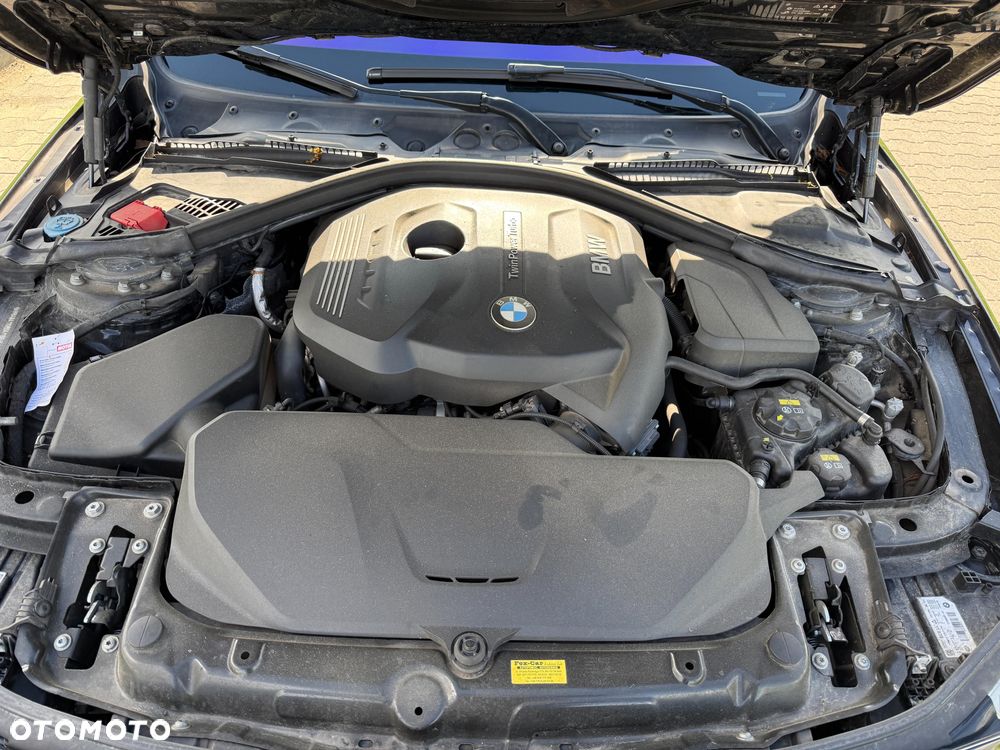 BMW Seria 3 320i - 11
