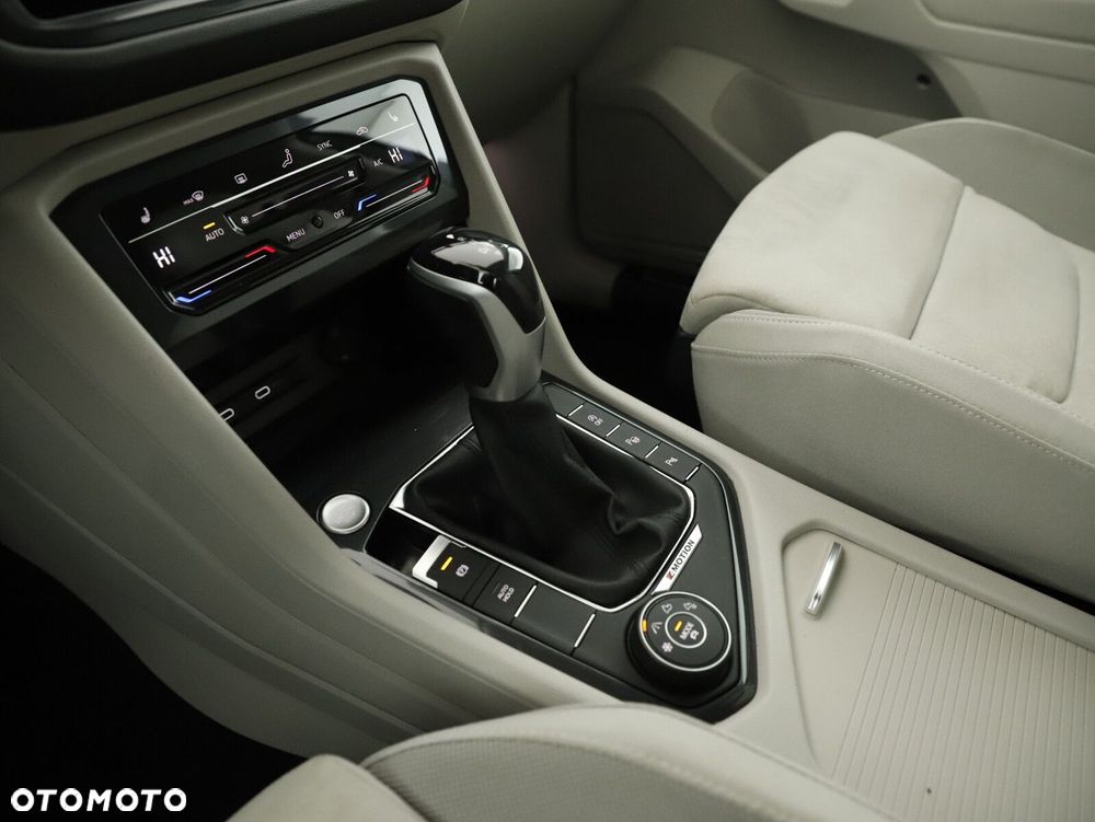 Volkswagen Tiguan Allspace 2.0 TSI 4Mot Elegance DSG - 25