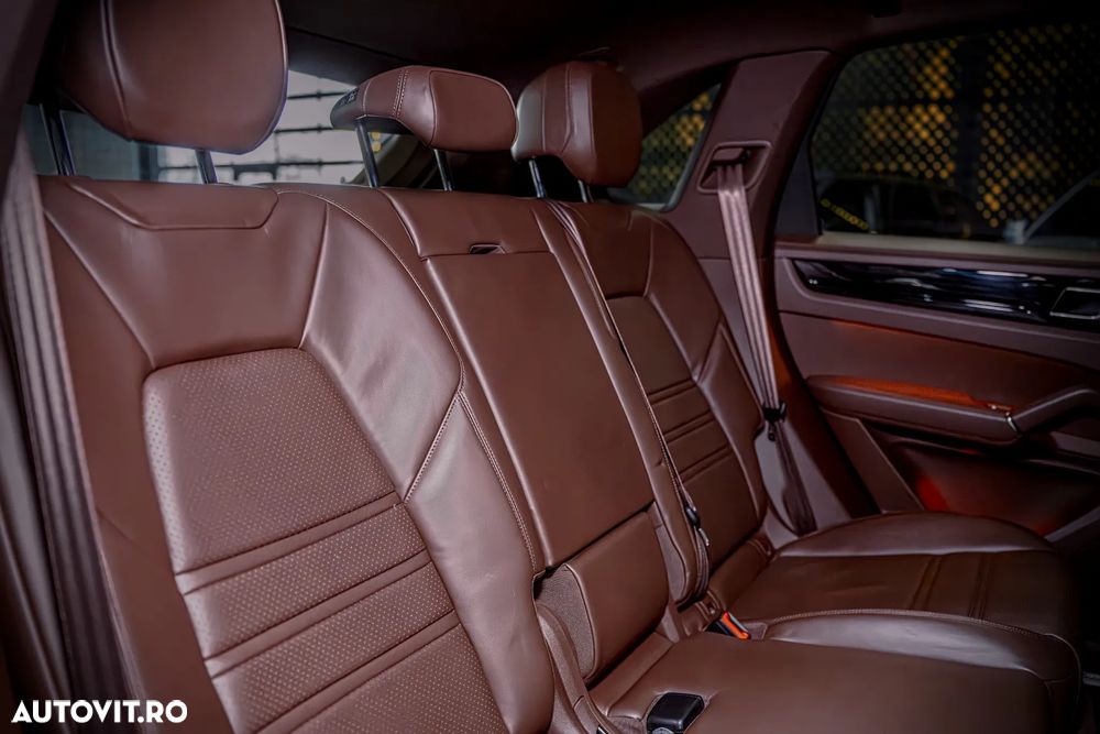 Porsche Cayenne Tiptronic S Platinum Edition - 18