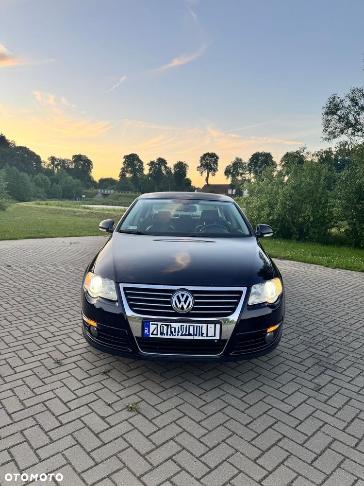 Volkswagen Passat - 2