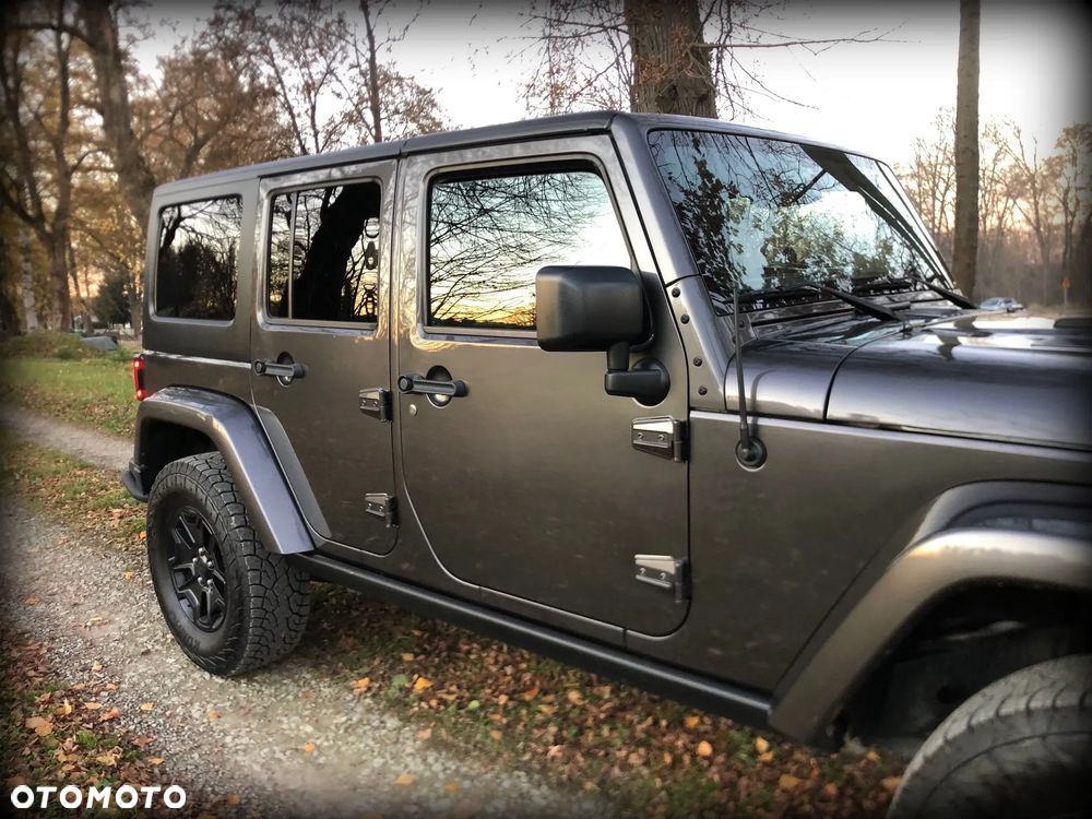 Jeep Wrangler 3.6 Unlim Sahara - 23