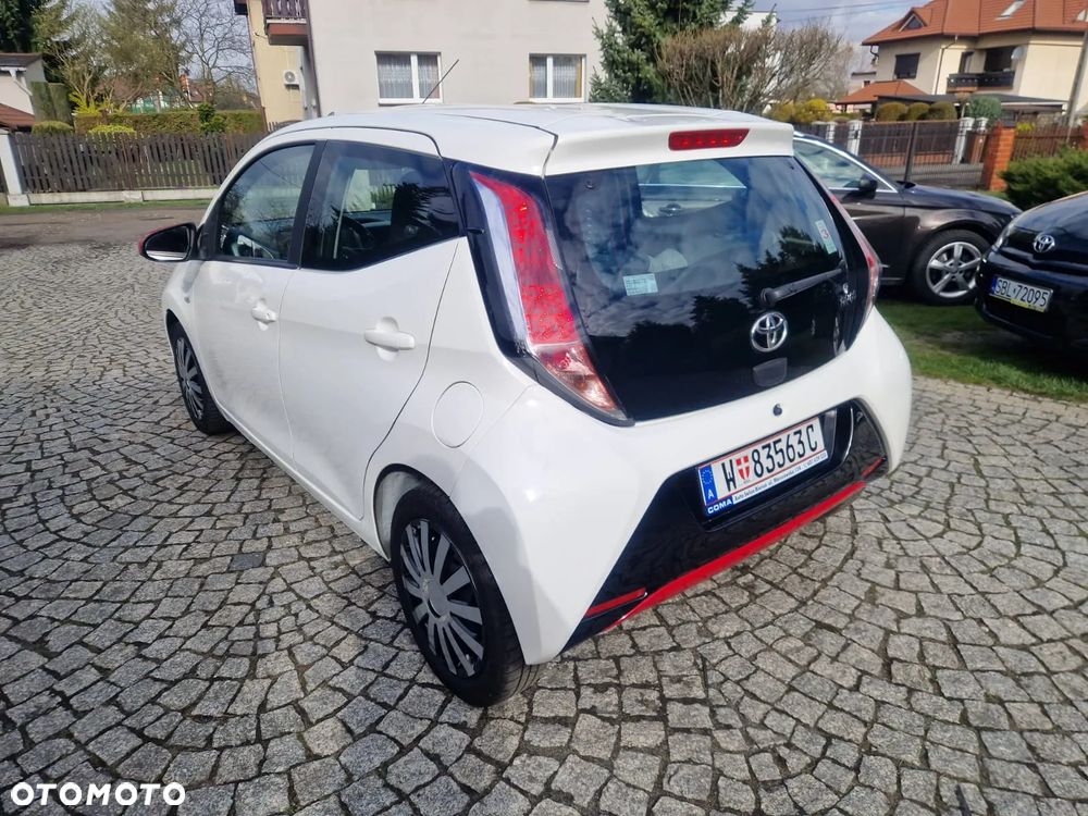 Toyota Aygo x-cite - 12