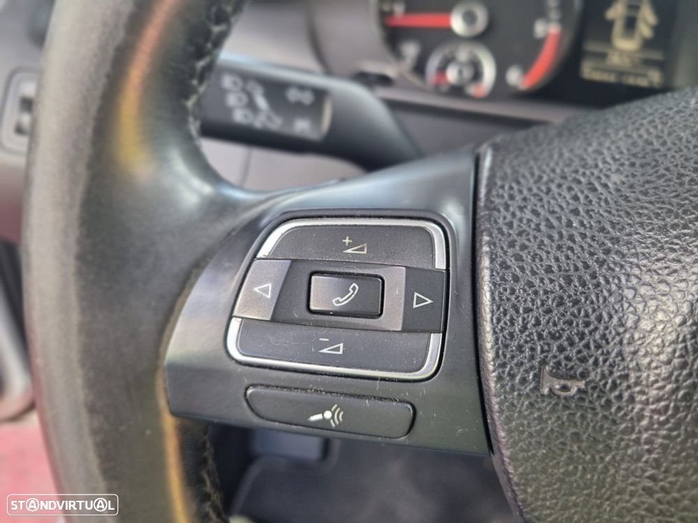 VW Passat 1.6 TDI Confortline - 29
