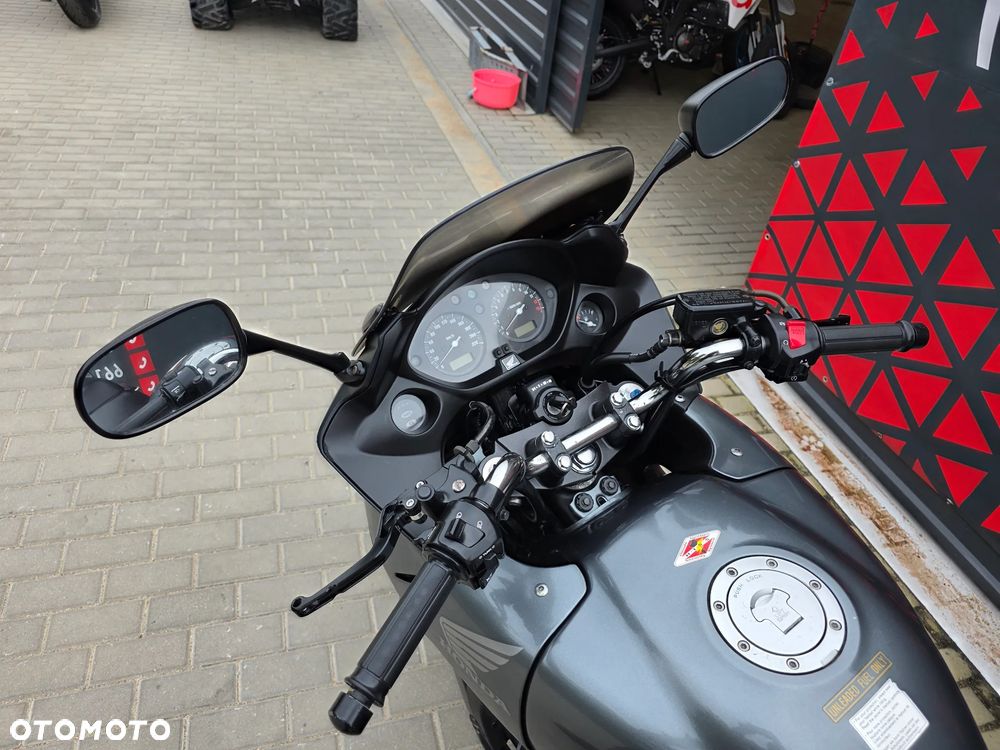 Honda CBF - 18