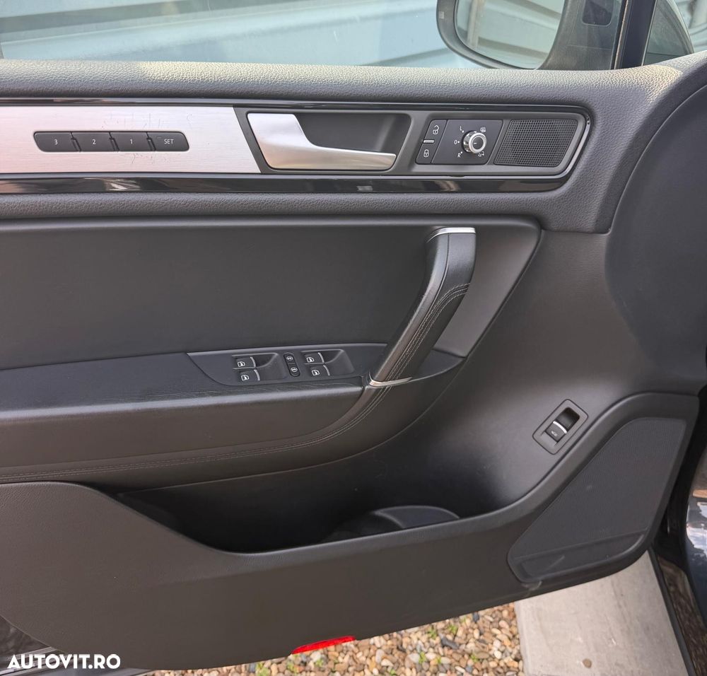 Volkswagen Touareg 3.0 V6 TDI BMT - 19