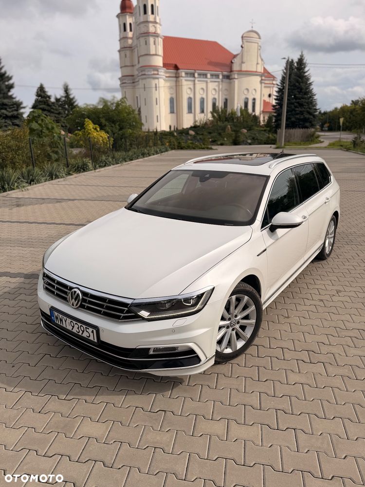 Volkswagen Passat - 1