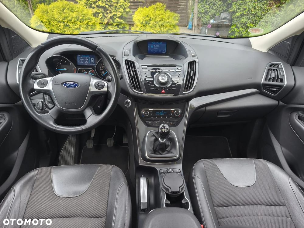 Ford Kuga 2.0 TDCi 2x4 Titanium - 11