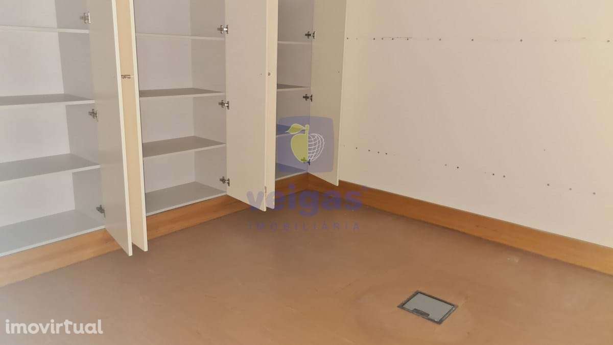 Loja Caldas da Rainha - Santo Onofre - Grande imagem: 2/12