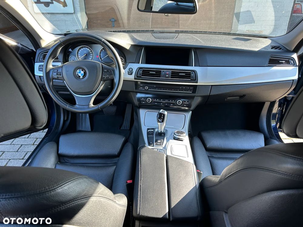 BMW Seria 5 530d Touring Modern Line - 9