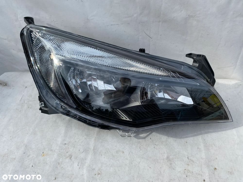 lampa astra j czarna H7 lift  prawa eu cała - 1