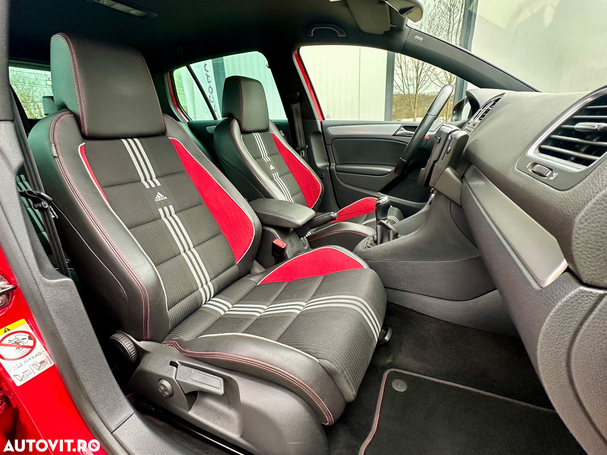 Volkswagen Golf 2.0 GTI adidas - 22