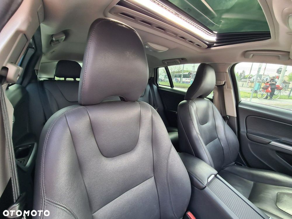 Volvo V60 T5 Drive-E Momentum - 23