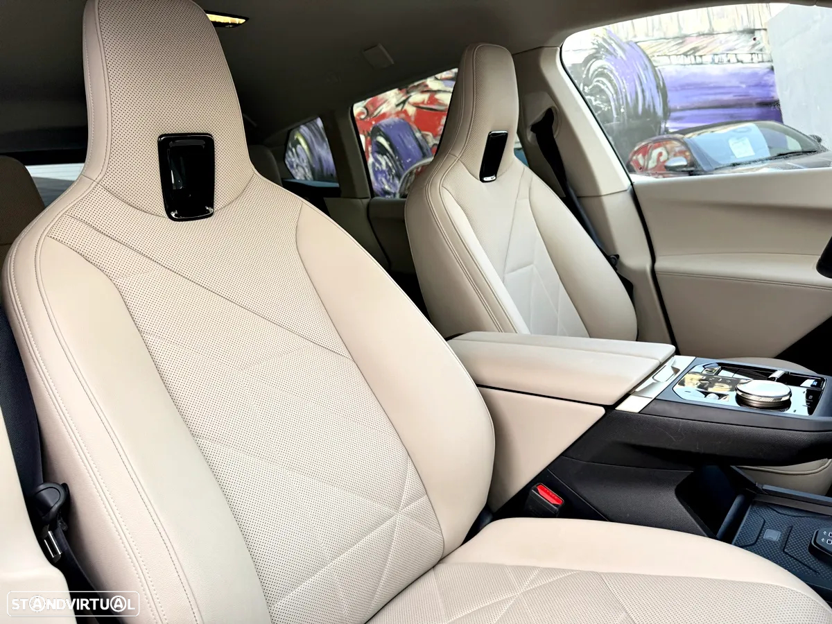BMW iX xDrive 40 - 26