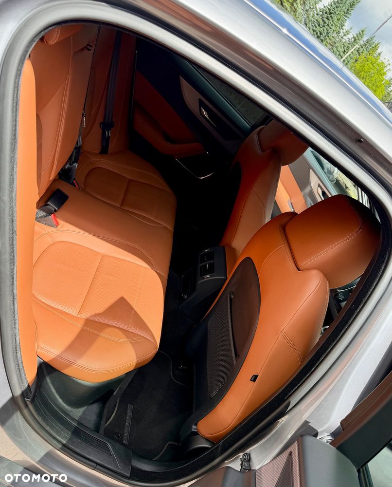 Jaguar XE P250 R-Dynamic SE - 20