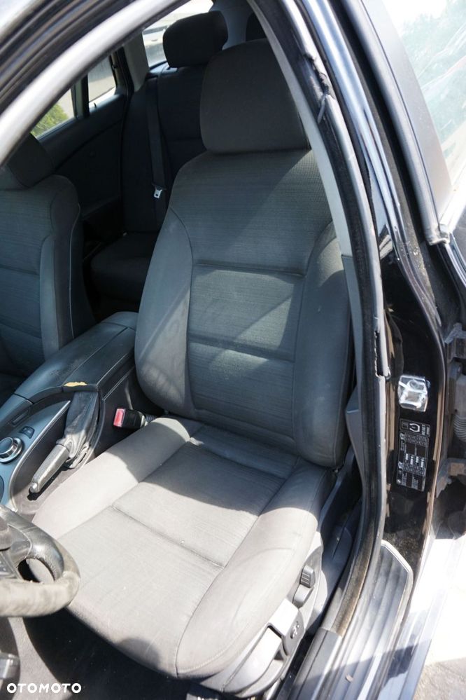 BMW 5 E61 KOMBI 2005 668 2.5 D M57D25 177KM GA6HP26Z CZARNY na części - 11