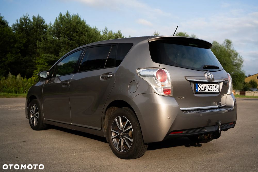Toyota Verso 1.6 D-4D 5-Sitzer Start/Stop Skyview Edition - 8