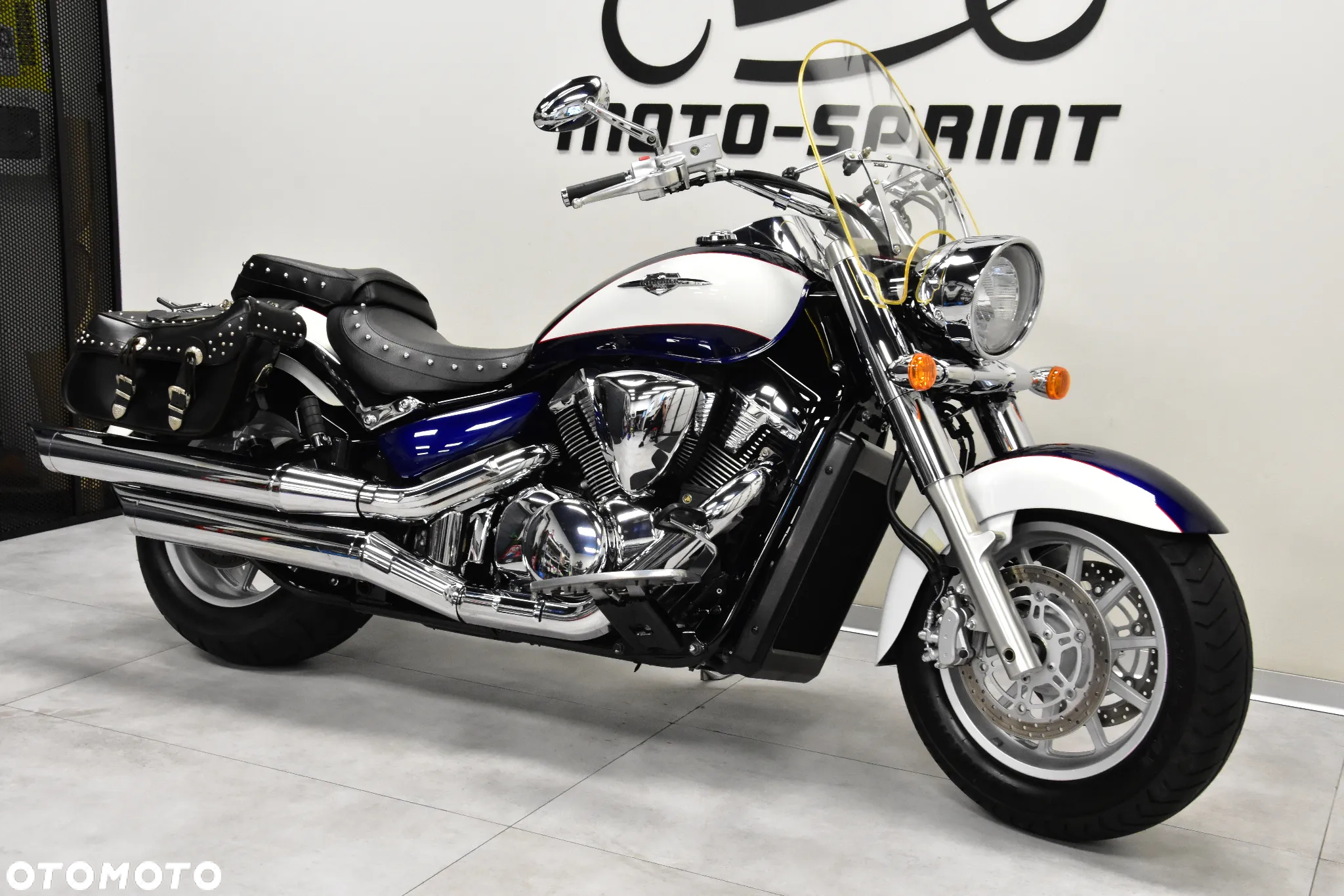 Suzuki Intruder - 3