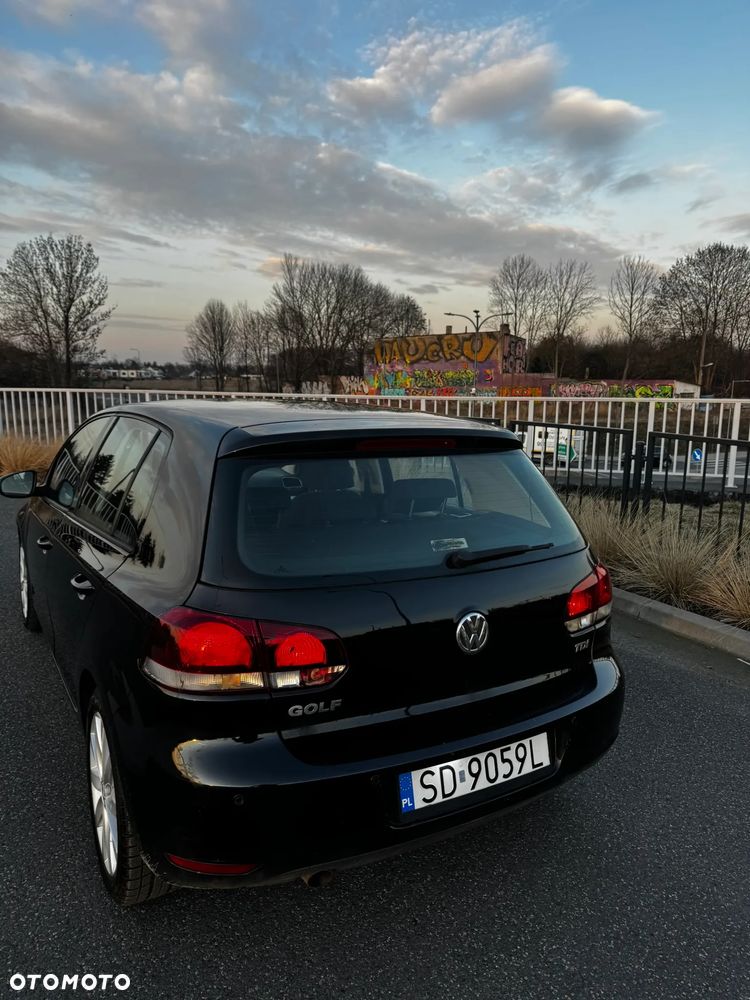 Volkswagen Golf 1.6 TDI DPF Highline - 2