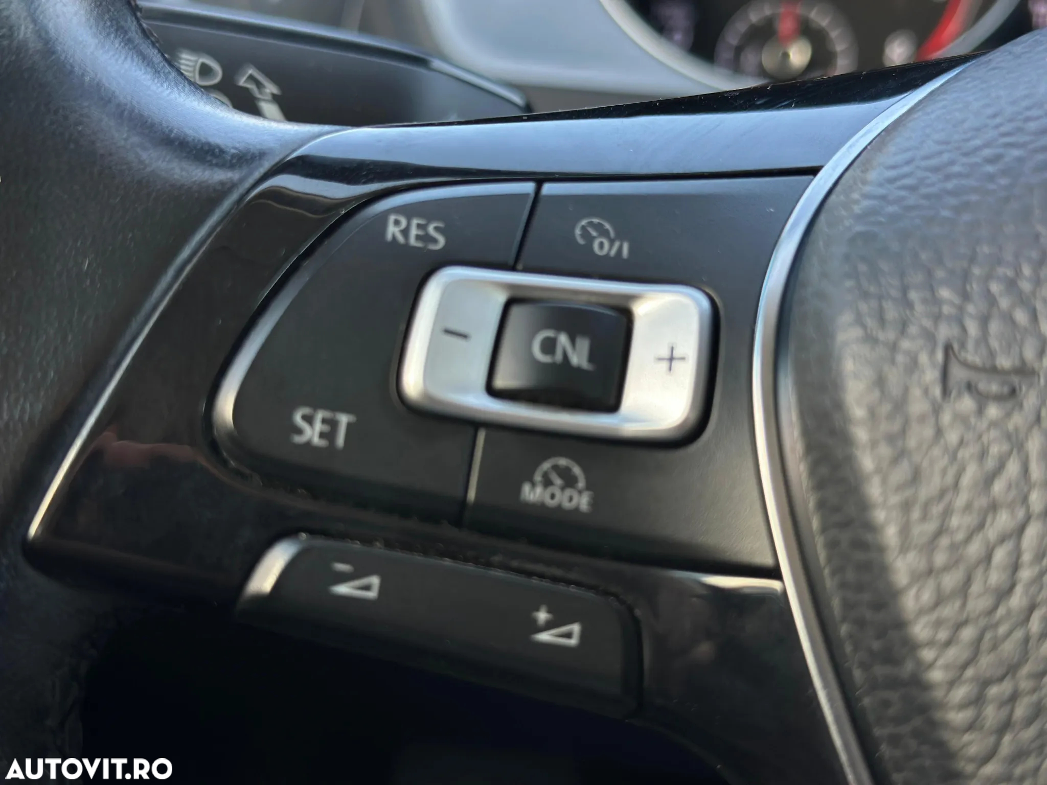 Volkswagen Golf 1.0 TSI DSG Comfortline - 14