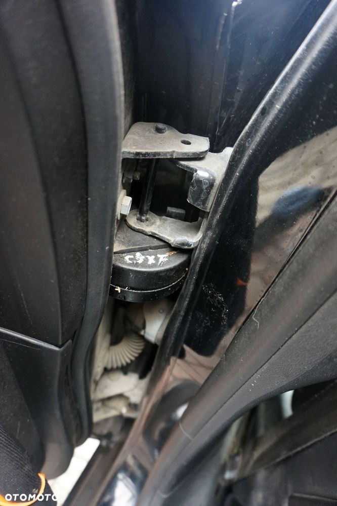 ZAWIAS DRZWI OGRANICZNIK LEWY TYŁ C5 III X7 KOMBI 2.0 HDI  CITROEN 2008-2017 - 1