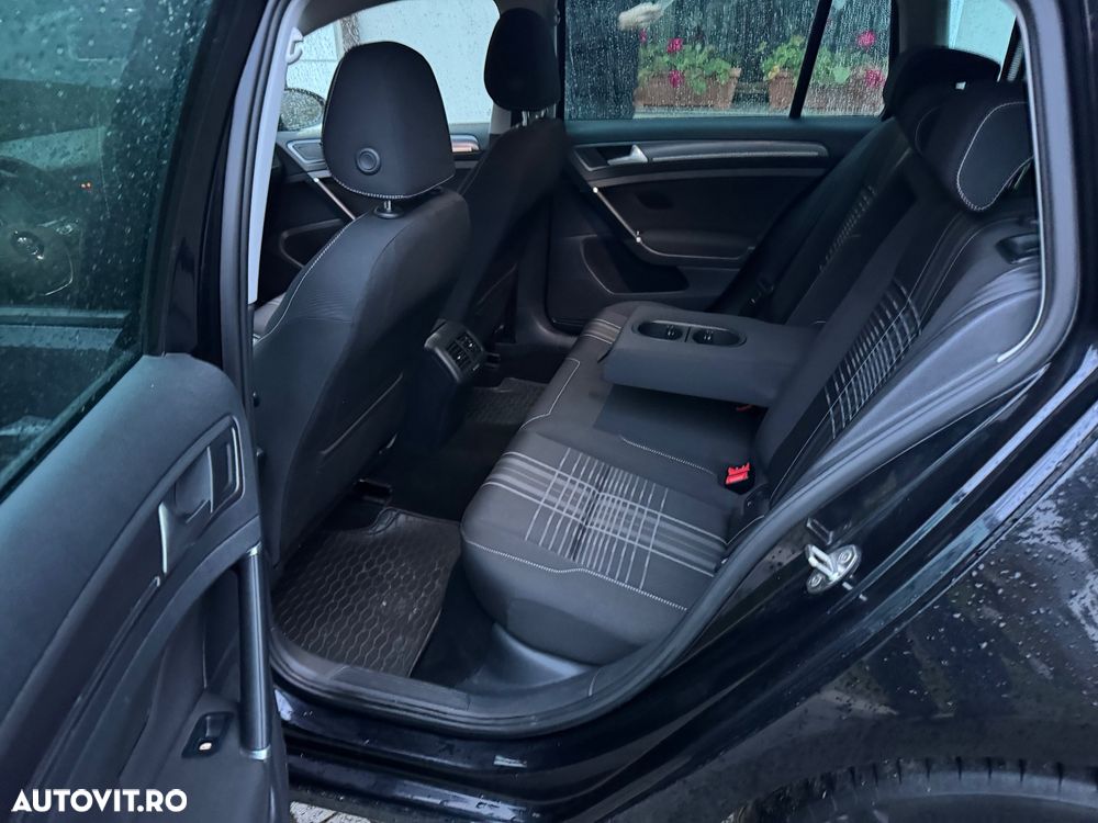 Volkswagen Golf - 14