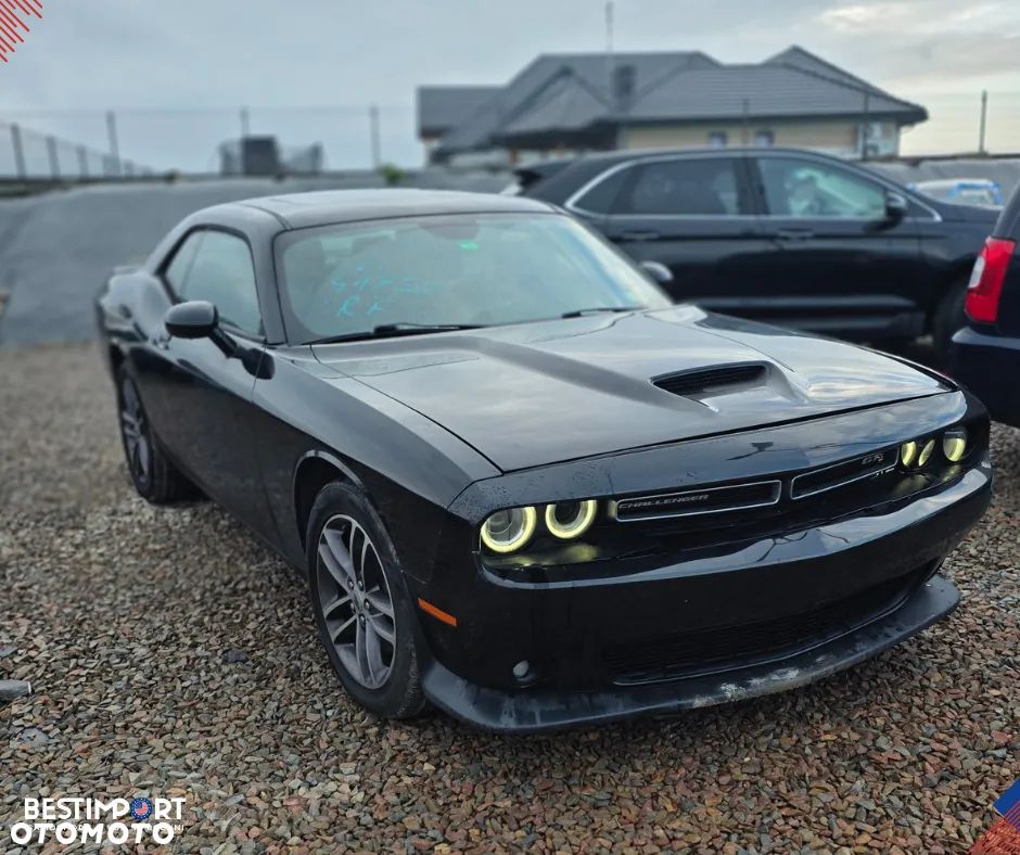 Dodge Challenger - 2