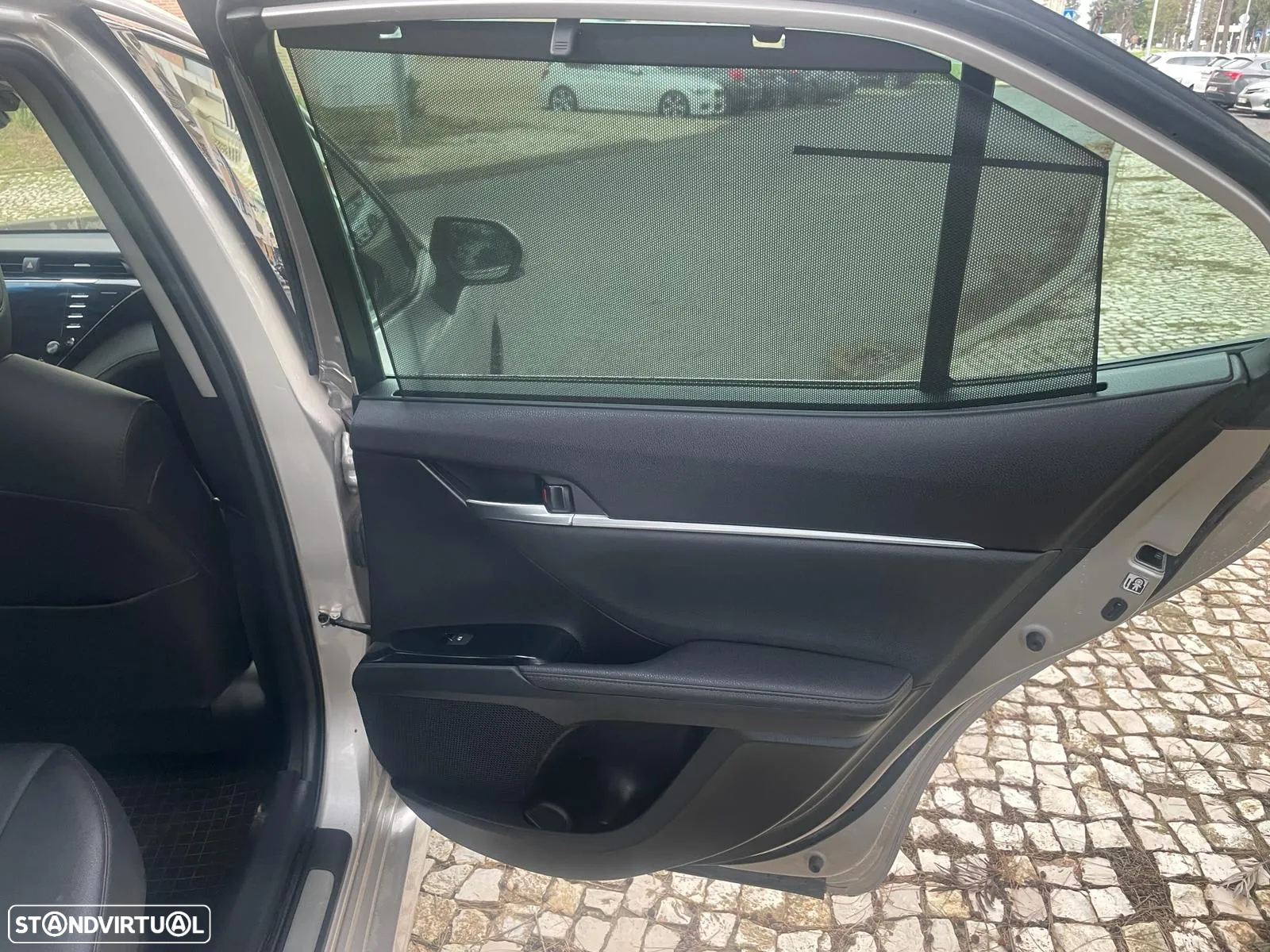 Toyota Camry 2.5 Hybrid Luxury - 11