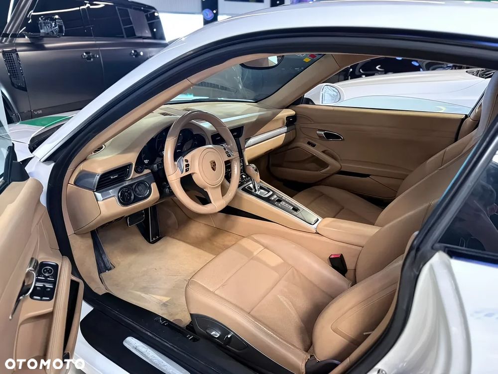 Porsche 911 Carrera PDK - 9