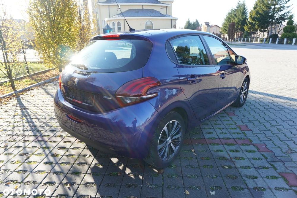 Peugeot 208 1.2 PureTech Allure - 6