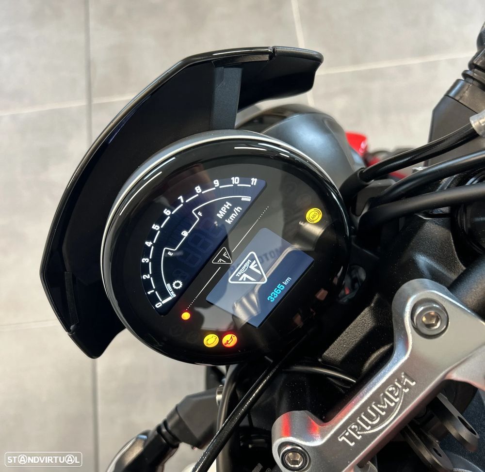 Triumph Trident 660 - 9