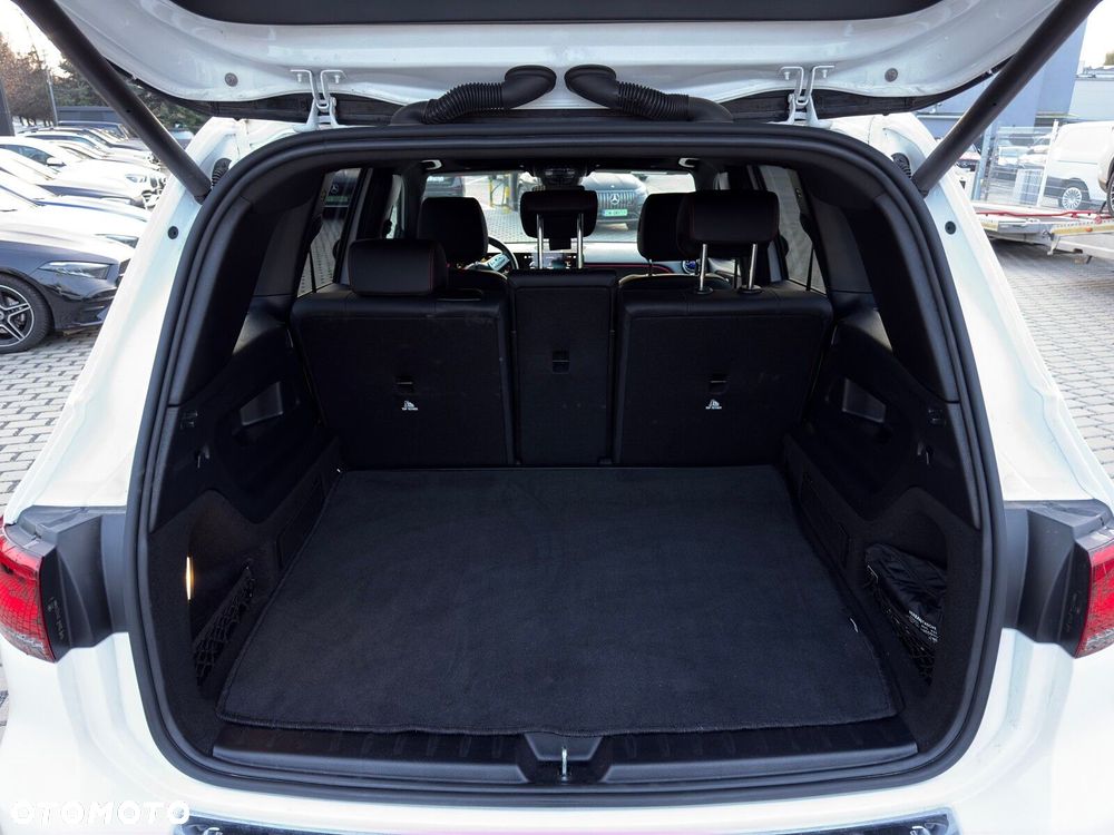 Mercedes-Benz GLB - 26