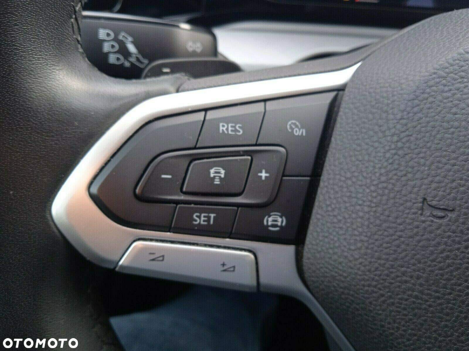 Volkswagen Golf - 10