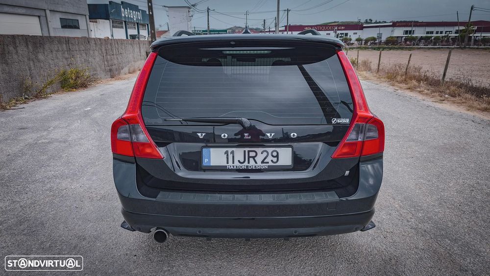 Volvo V70 2.0 D3 R-Design - 3
