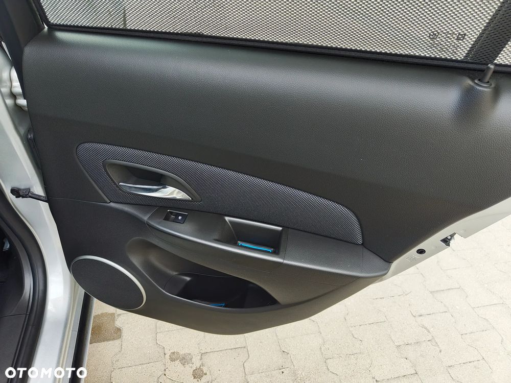 Chevrolet Cruze 1.8 LT - 24