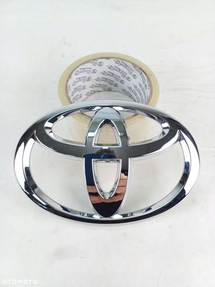 emblemat zderzaka przód znaczek przedni aygo i 05-14 75311-0h010 - 2