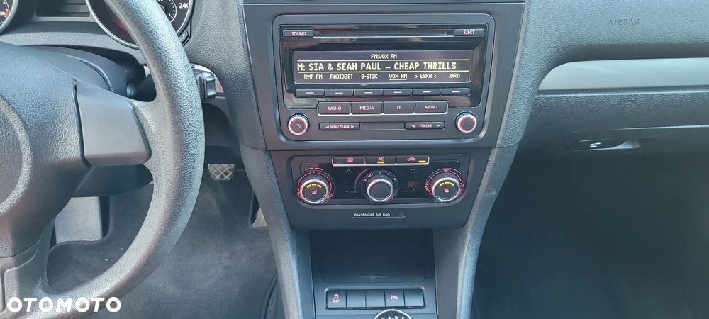 Volkswagen Golf 1.6 TDI DPF Comfortline - 17