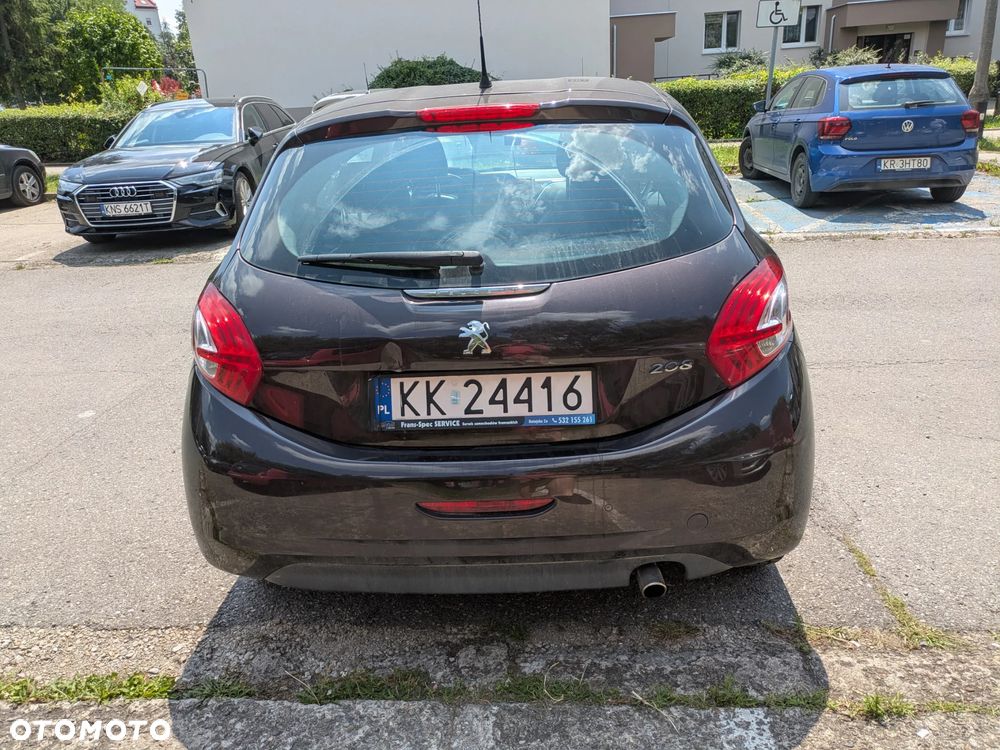 Peugeot 208 - 5