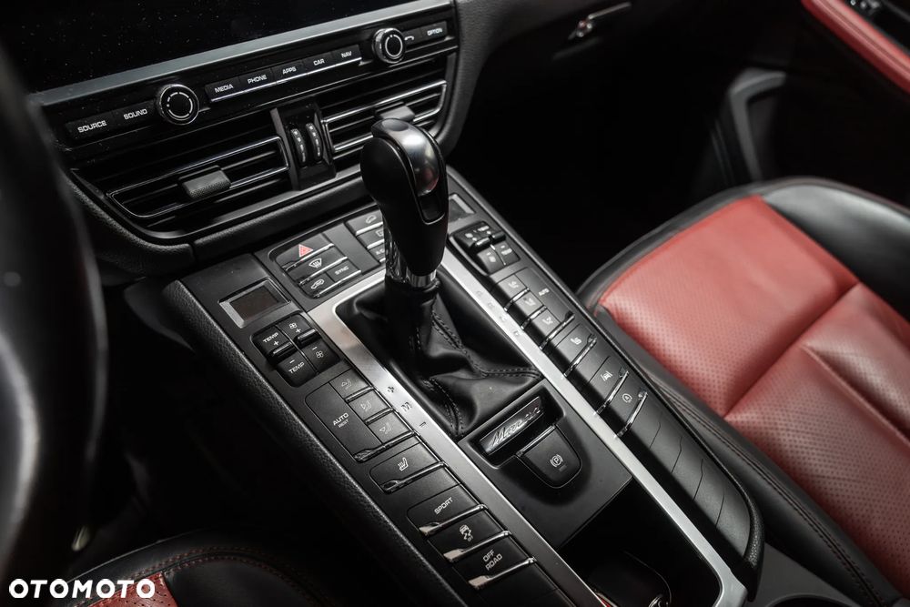 Porsche Macan Standard - 24
