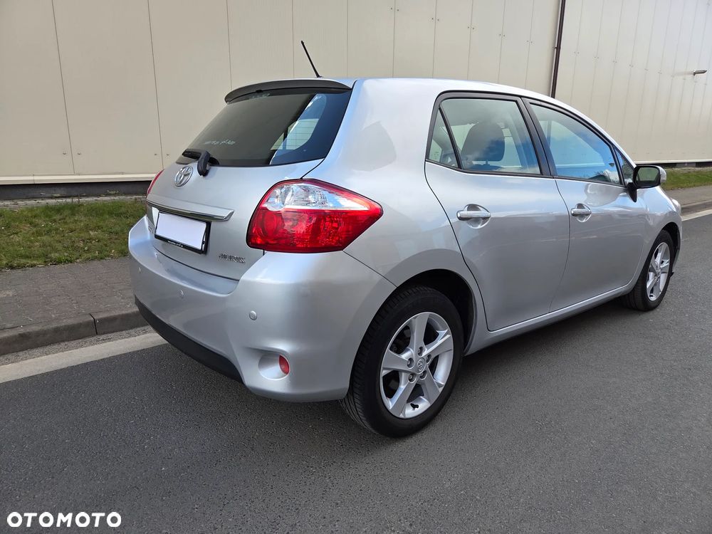 Toyota Auris 1.6 Sol - 8