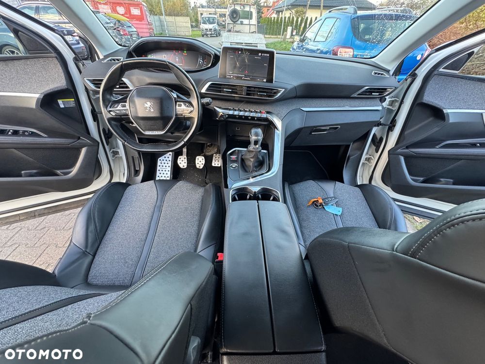 Peugeot 3008 PureTech 130 Stop & Start GPF Allure - 11