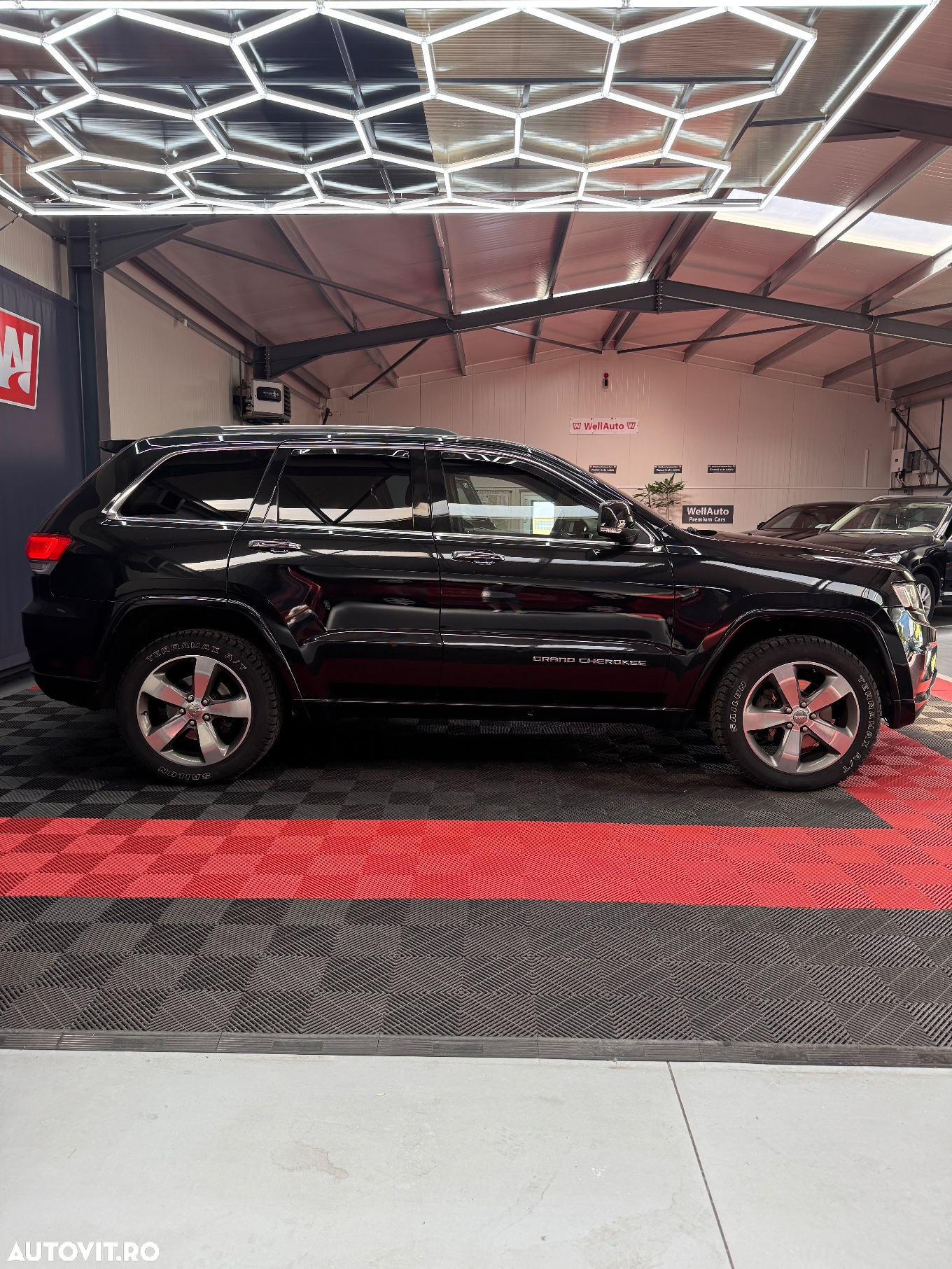 Jeep Grand Cherokee - 4