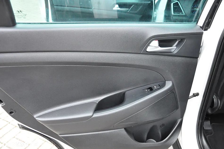 Hyundai Tucson blue 1.7 CRDi 2WD DCT Premium - 35