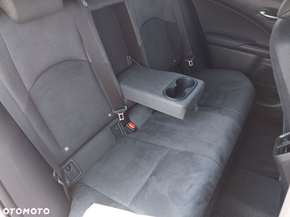 Lexus UX 300h Business - 12