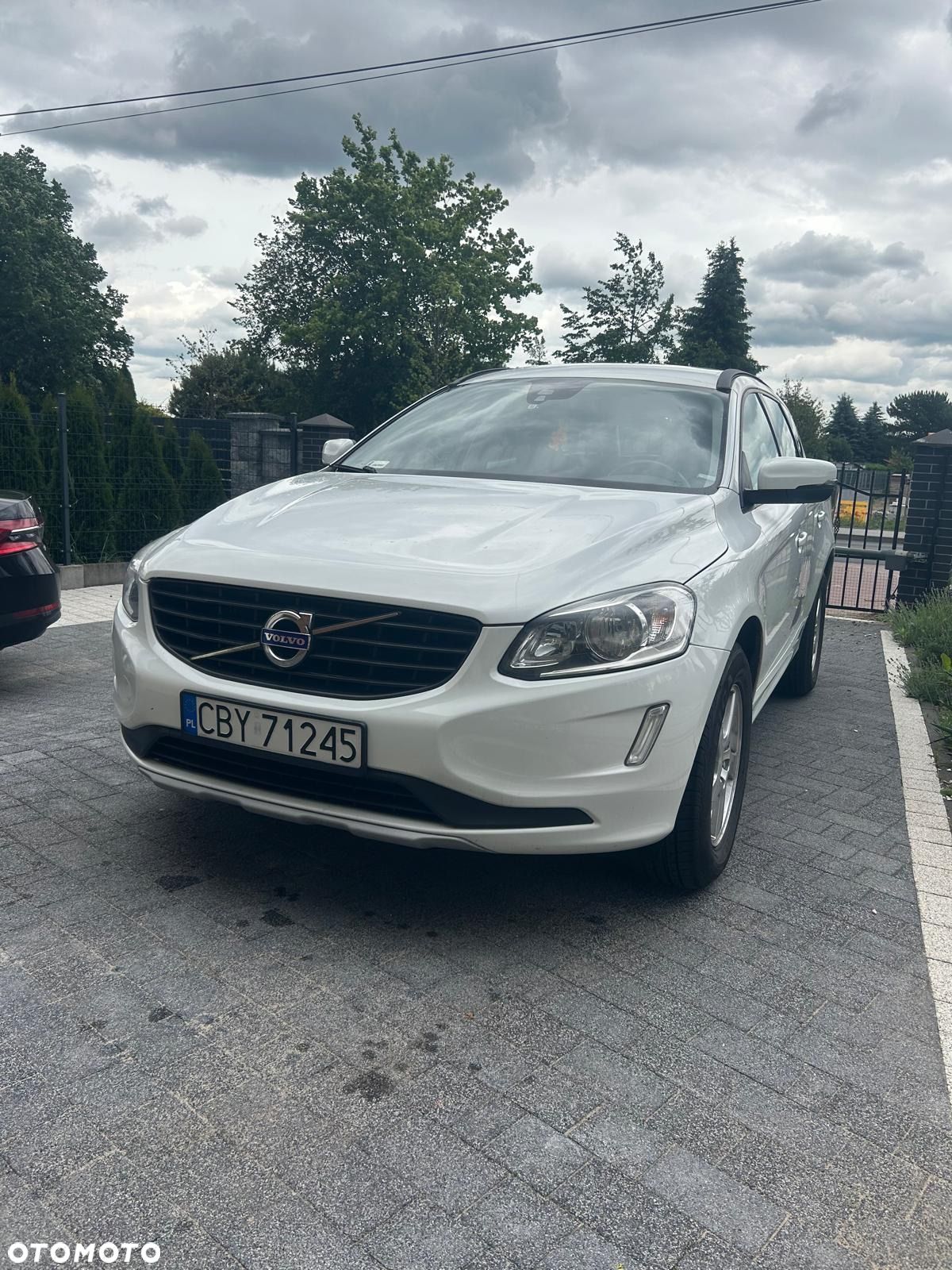 Volvo XC 60 D3 Drive-E Momentum - 1
