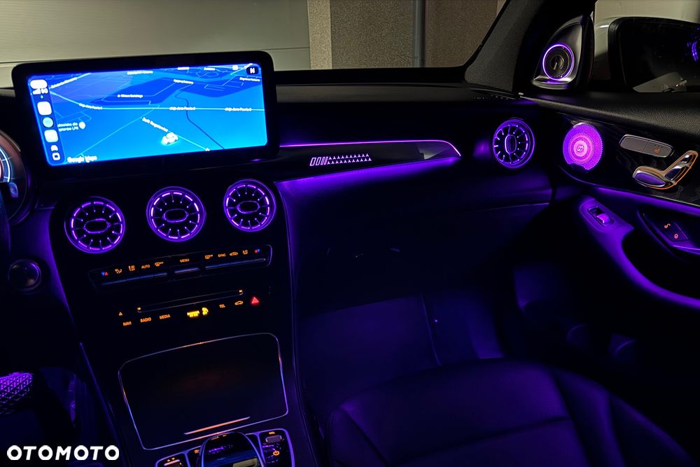 Mercedes-Benz GLC 300 4Matic 9G-TRONIC AMG Line - 11