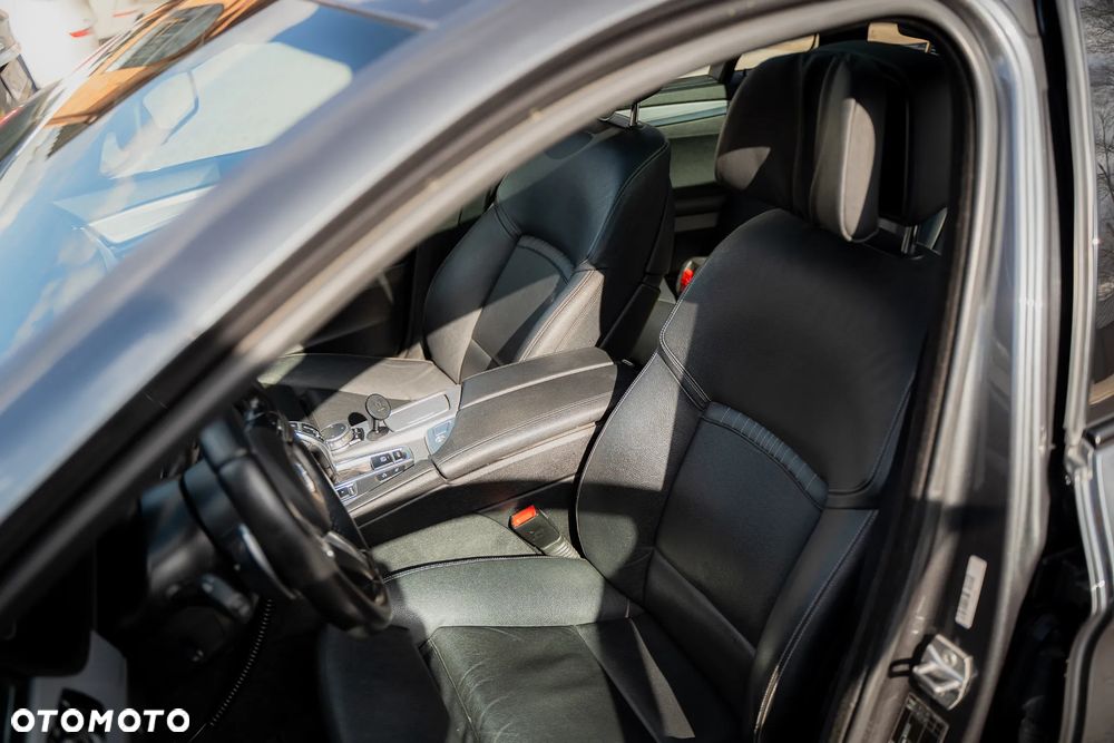BMW Seria 5 535d xDrive - 13