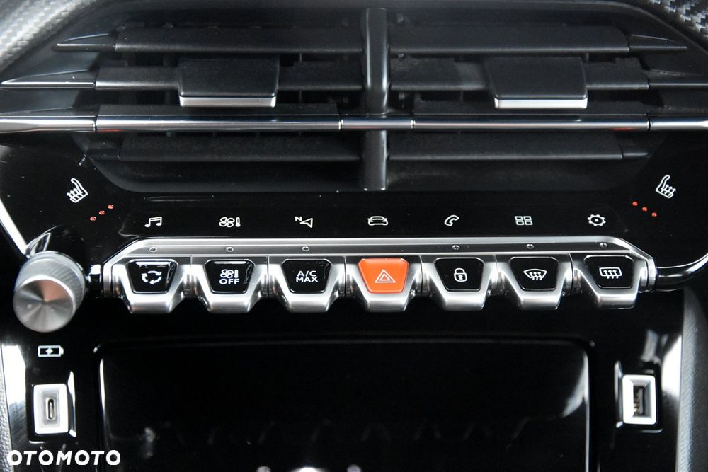 Peugeot 2008 ver-puretech-130-eat8-gt - 26
