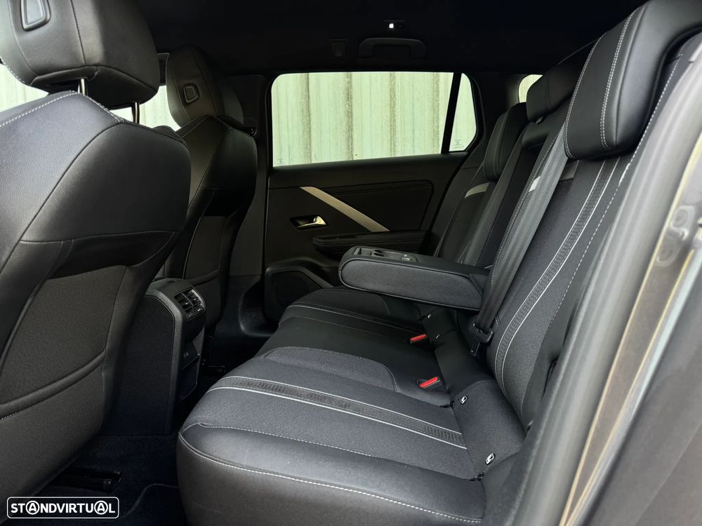 Opel Astra Sports Tourer 1.2 T GS Aut. - 32