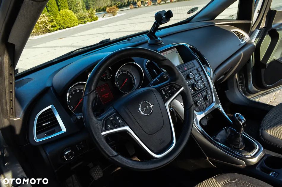 Opel Astra 1.4 Turbo Cosmo - 32